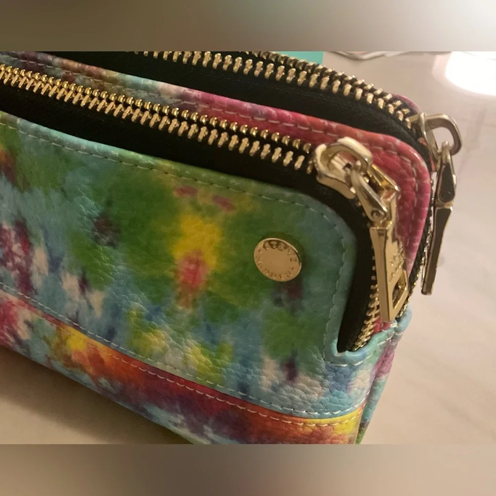 Steve Madden Rainbow tie dye wristlet